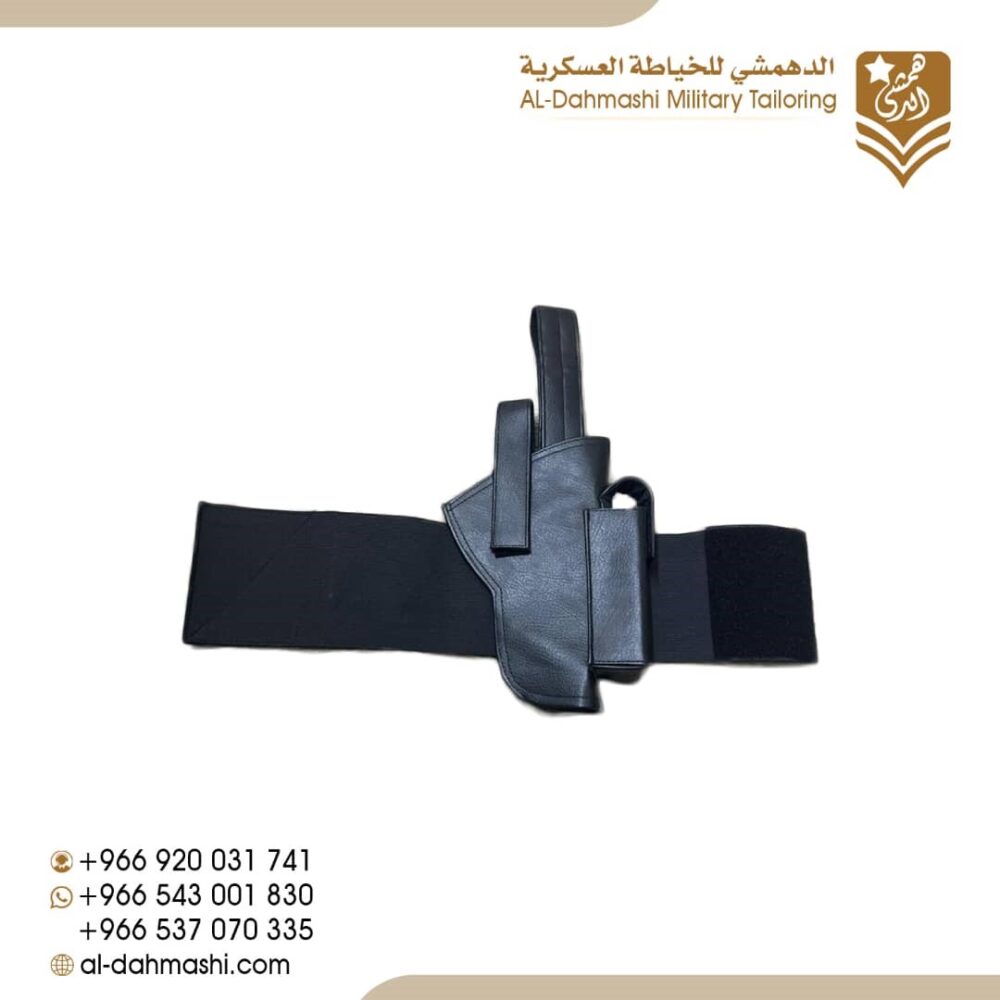 بيت مسدس رجل عادي